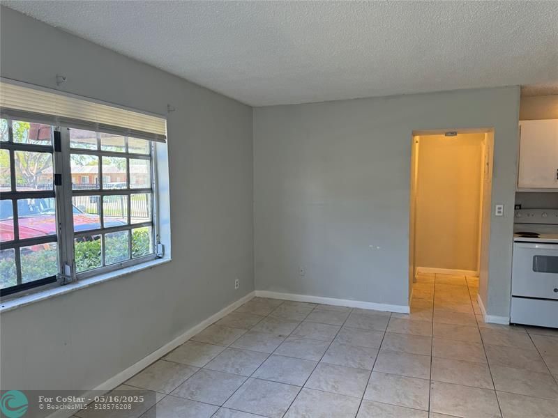 Foto principal - 5301 NW 18th Pl