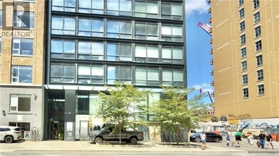 Building Photo - 458 Richmond St W