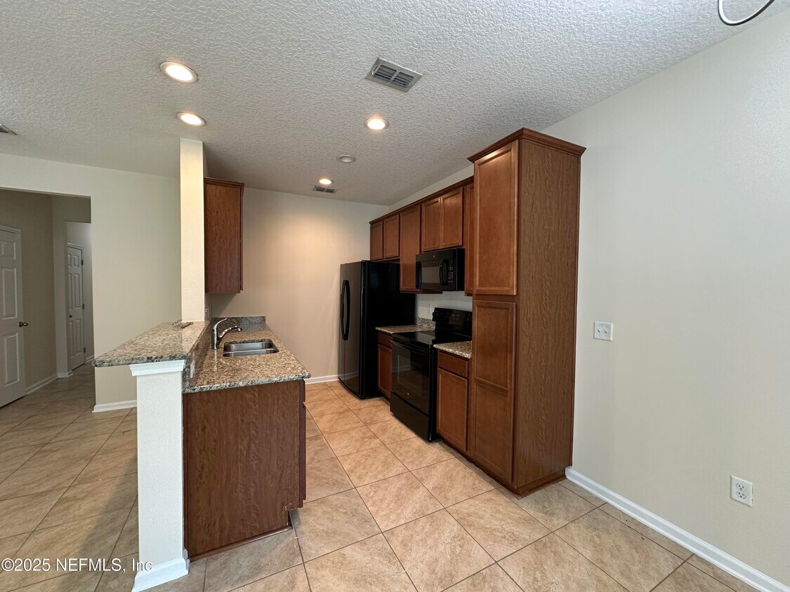 Foto principal - 111 Moultrie Village Ln