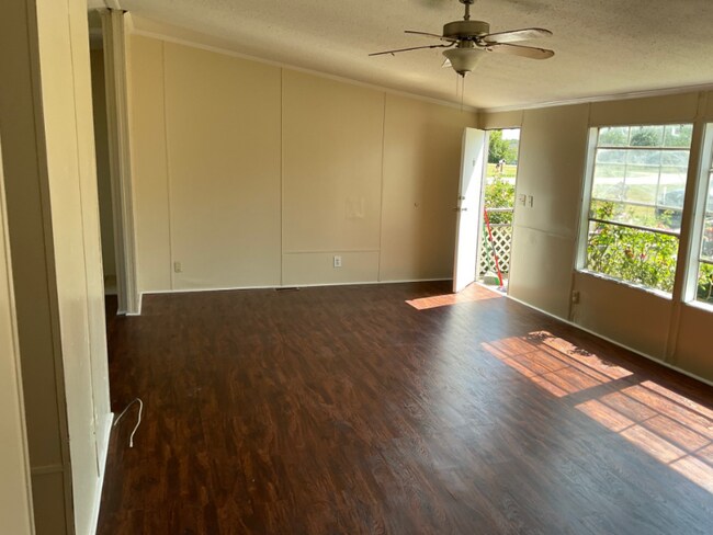 Foto del edificio - 343 Crescent Creek Ln