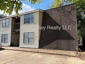 Building Photo - 214 Lee St