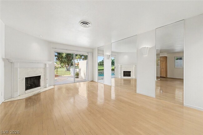 Building Photo - 3159 Bel Air Dr