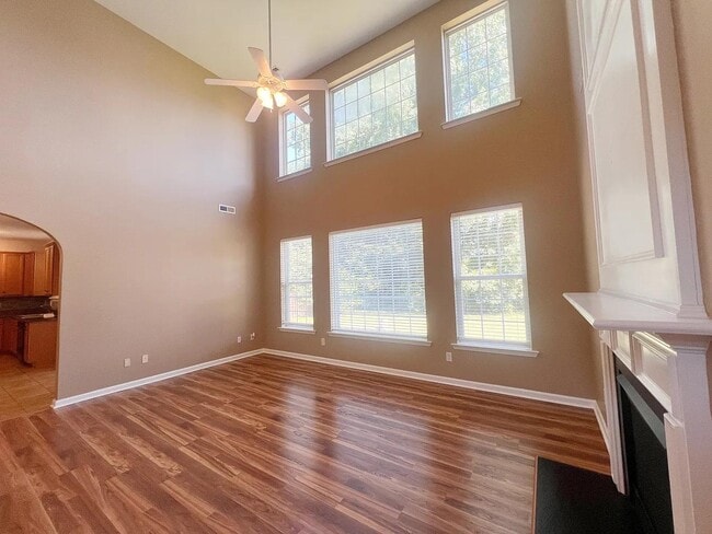Building Photo - 703 Kingsmoor Dr