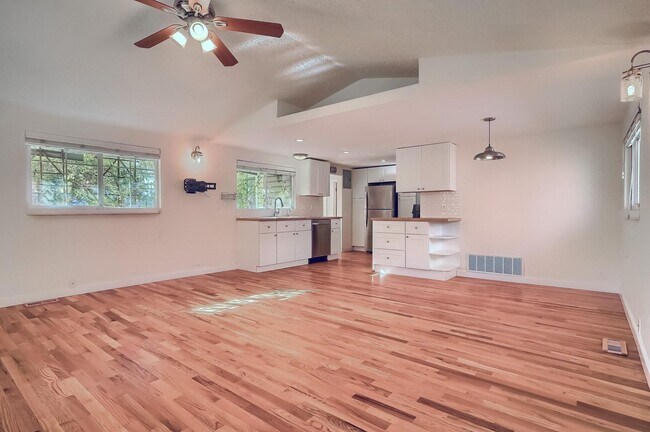 Building Photo - Very Nice 3 bedroom Home in Platt Park