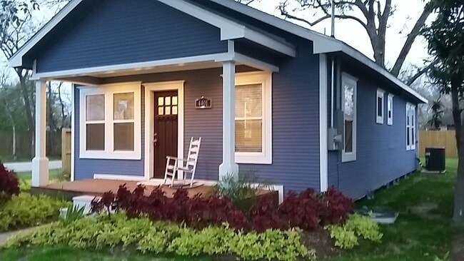 Photo - 4401 Elysian St House