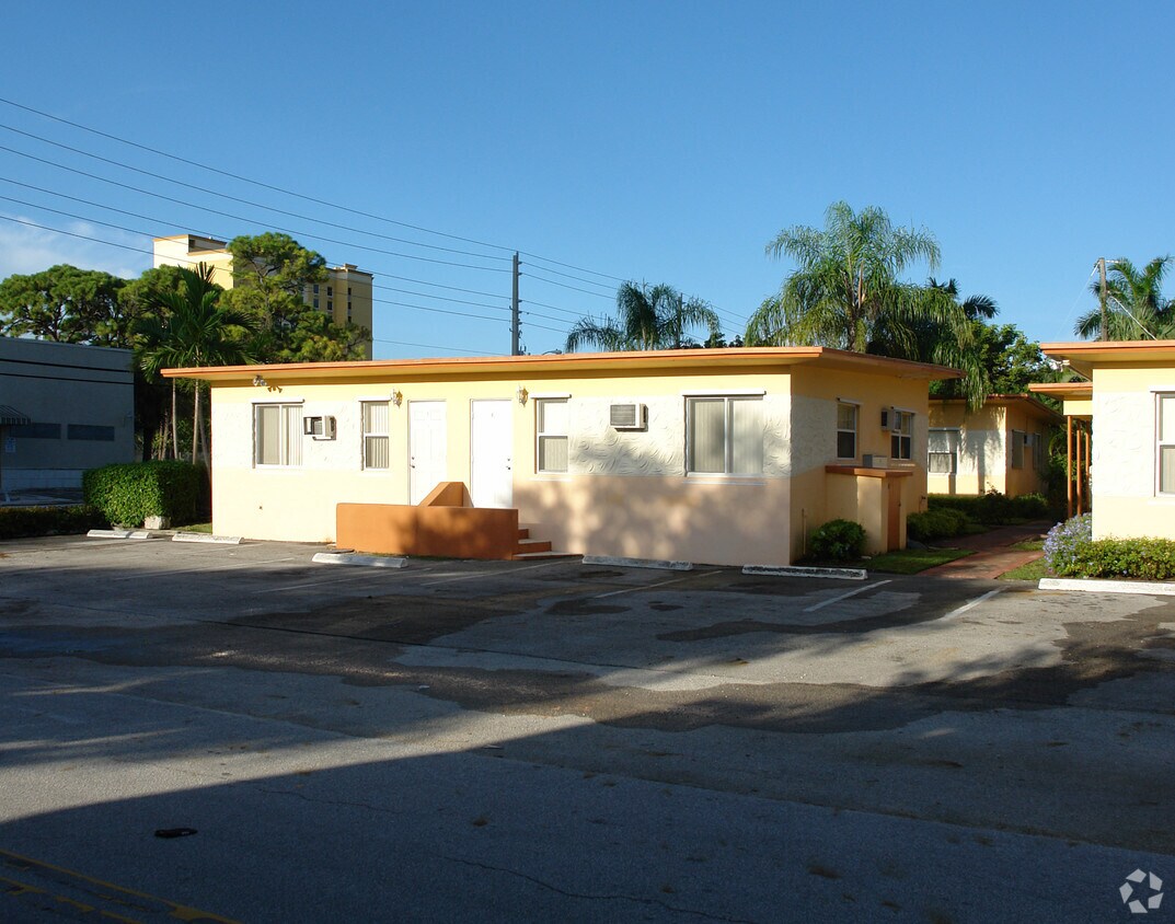 Primary Photo - 115 NE 4th St
