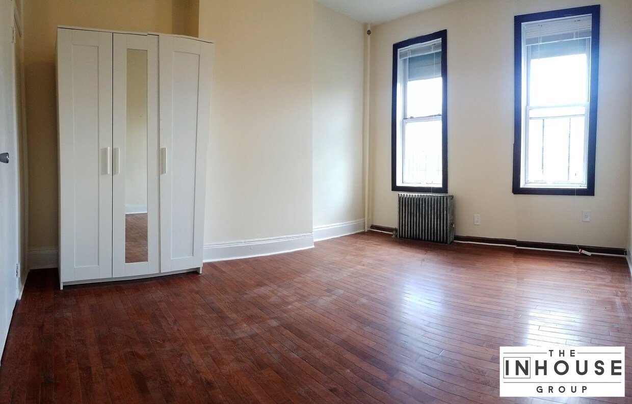 Primary Photo - 17 Himrod St