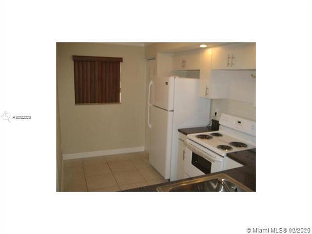 Building Photo - 911 NE 209th Terrace