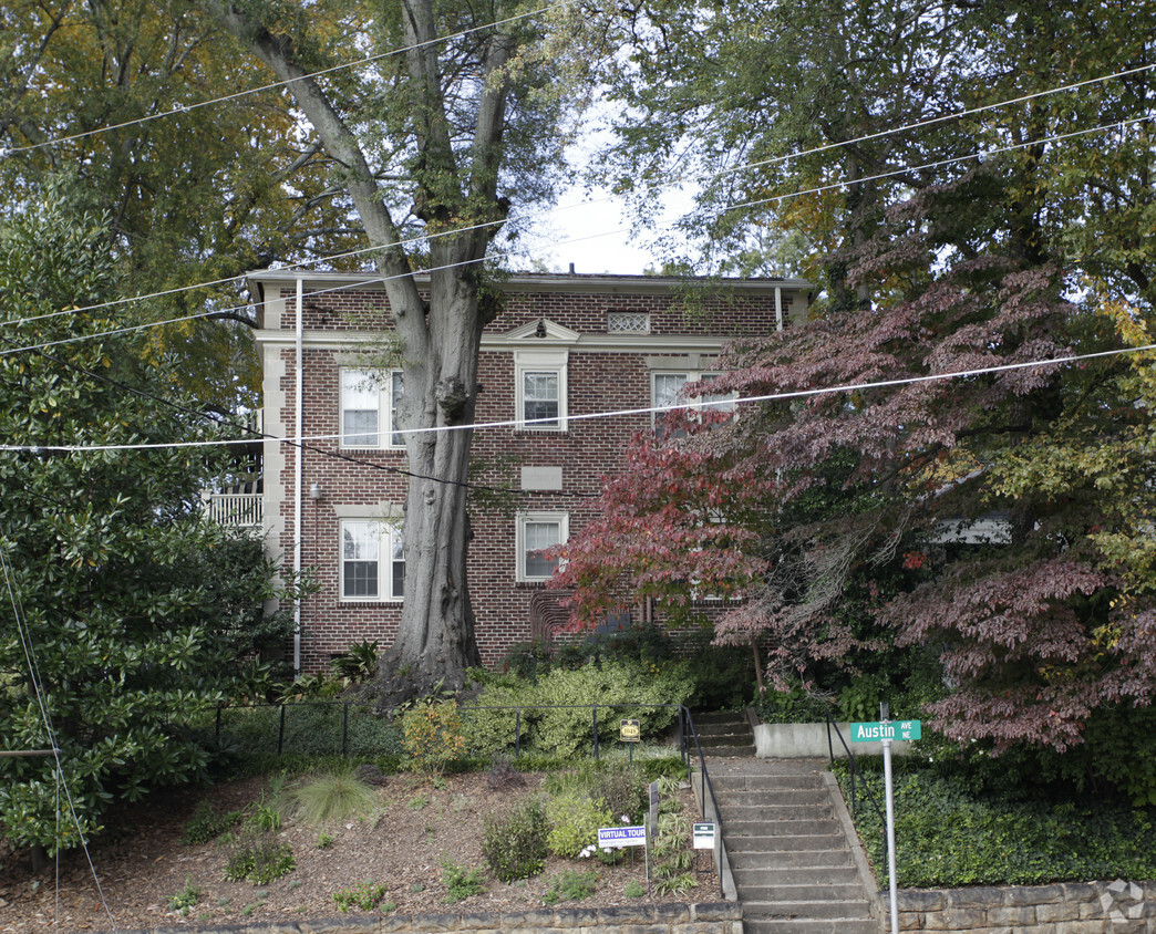 Building Photo - 1048 Euclid Ave NE