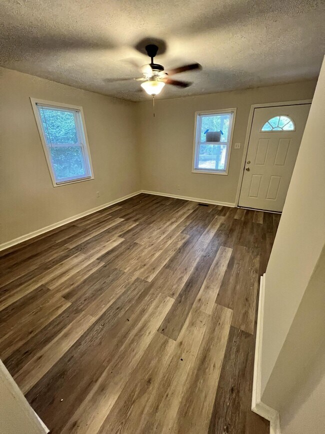 Building Photo - 1522 Aiken Ave