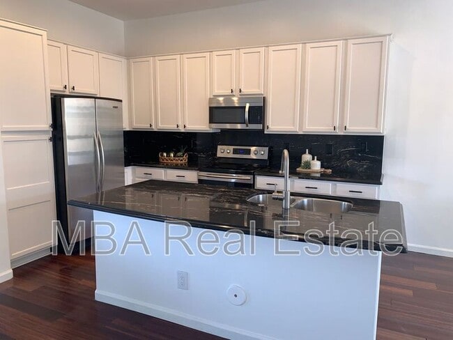 Foto del edificio - 16824 N 63rd St