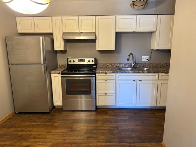 Building Photo - Phoenix Properties