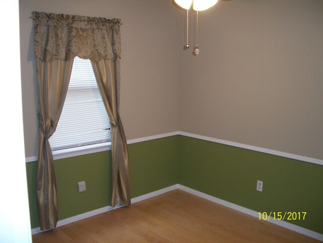 Building Photo - 206 Cedarcrest Dr