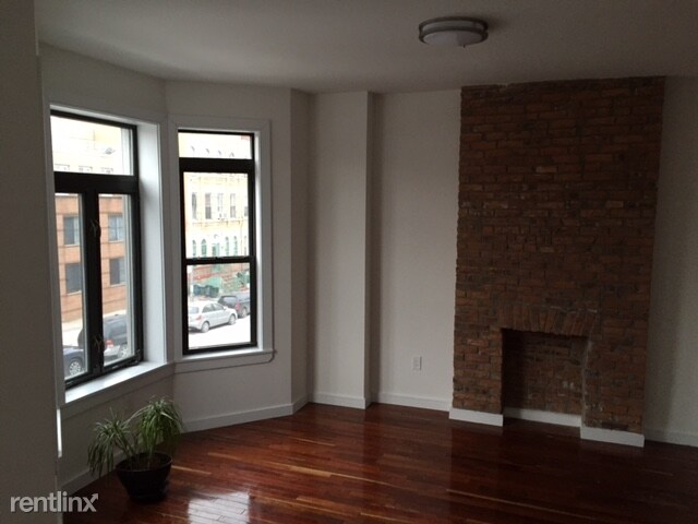 Building Photo - 988 Decatur St
