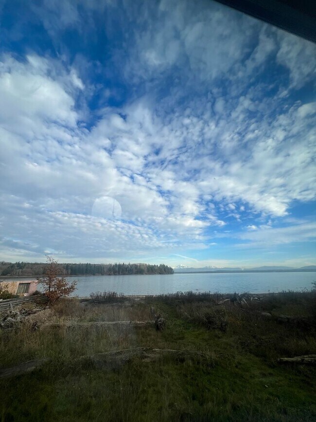 Foto del edificio - Waterfront 2 Bedroom Home in Ferndale!