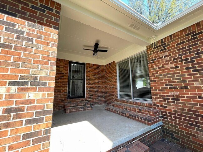 Foto del edificio - 3107 Redwood Dr