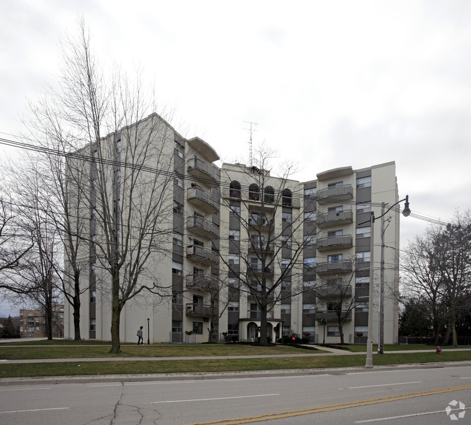 Primary Photo - Bronte Estates