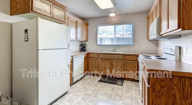 Foto del edificio - 1288 Lake Cir