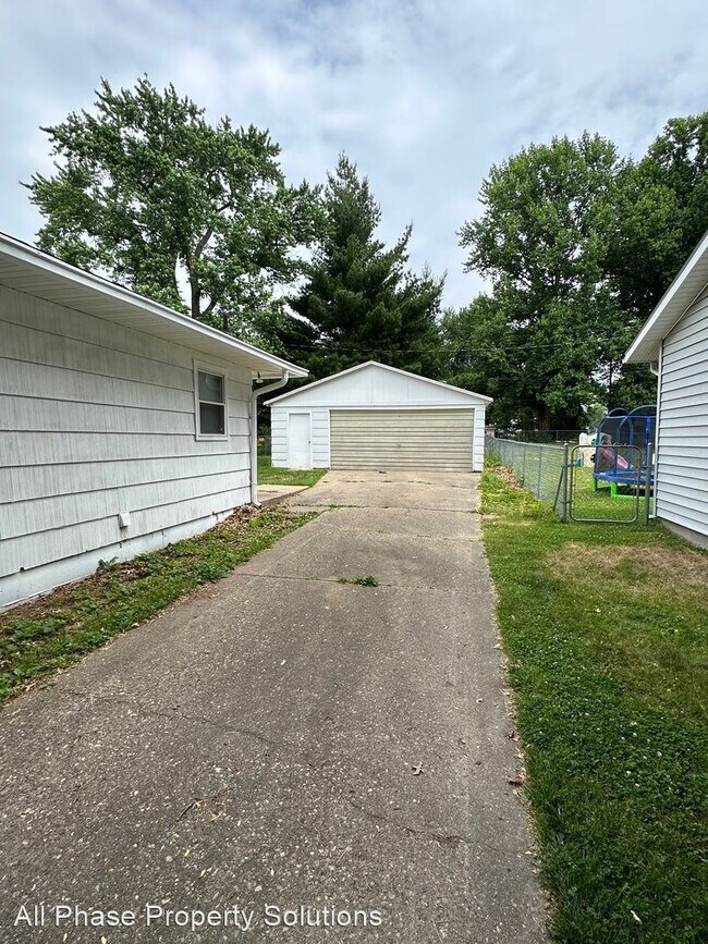 Building Photo - 3 br, 1 bath House - 1711 South Granview Dr