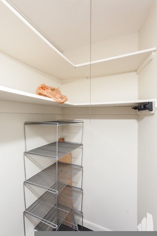 Building Photo - 3930 N Pine Grove Ave
