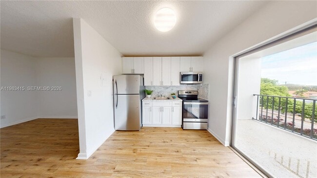 Building Photo - 2463 Coral Wy