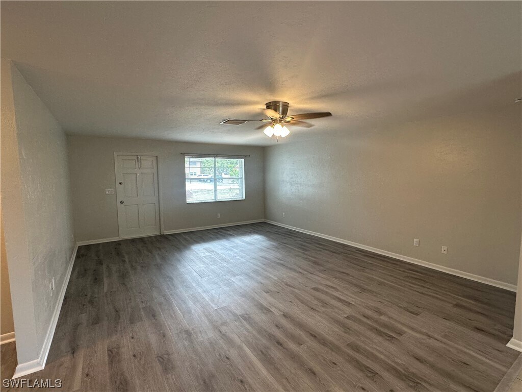 Foto del edificio - 2521-2523 SE 16th Pl