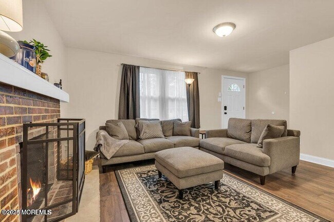 Foto del edificio - 310 Falcon Dr