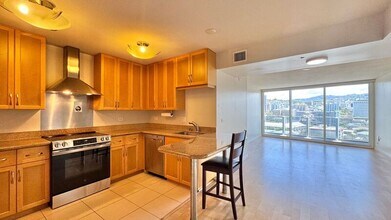 Building Photo - 1296 Kapiolani Blvd