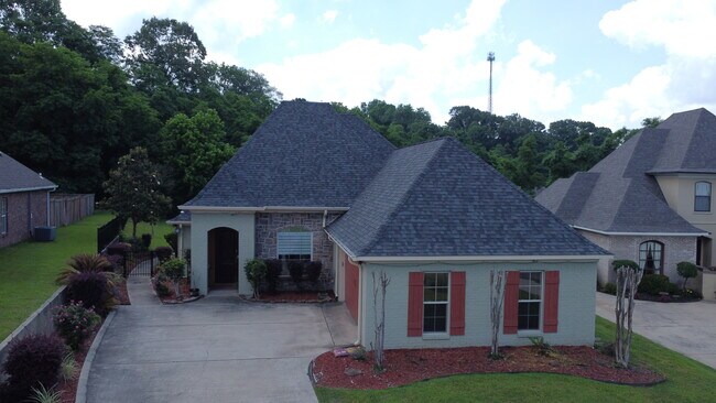 Building Photo - 110 Olde Trace Dr