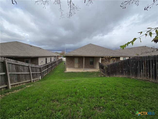 Foto del edificio - 1030 Carolyn Cove