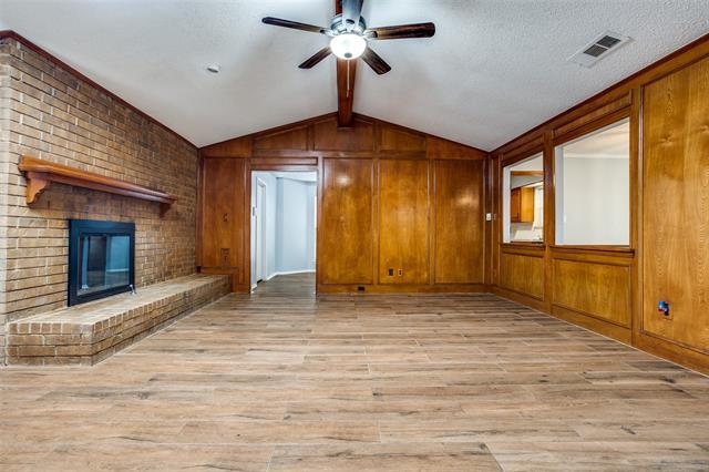 Building Photo - 1414 Woodcreek Dr