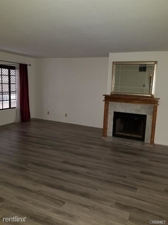 Building Photo - 2 br, 2 bath House - 136 S Swall Dr Apt 2