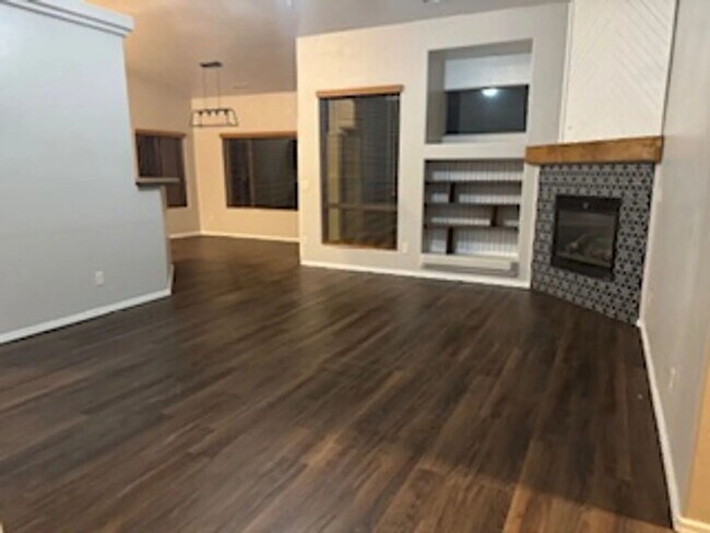 Foto del edificio - 5882 N Gallery Ln