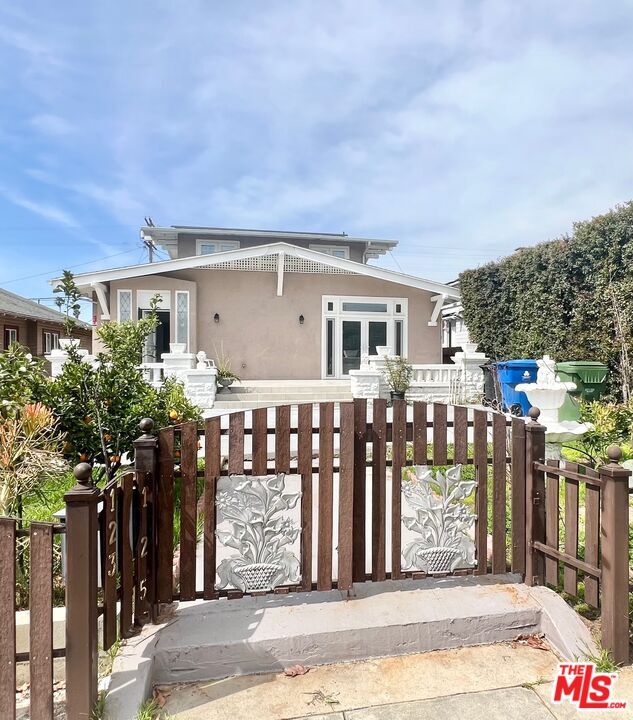 Primary Photo - 123 S Hobart Blvd