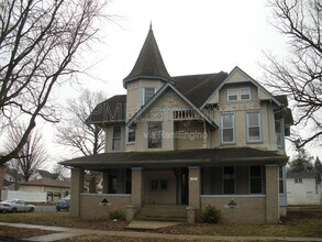 Building Photo - 757 E Clinton St
