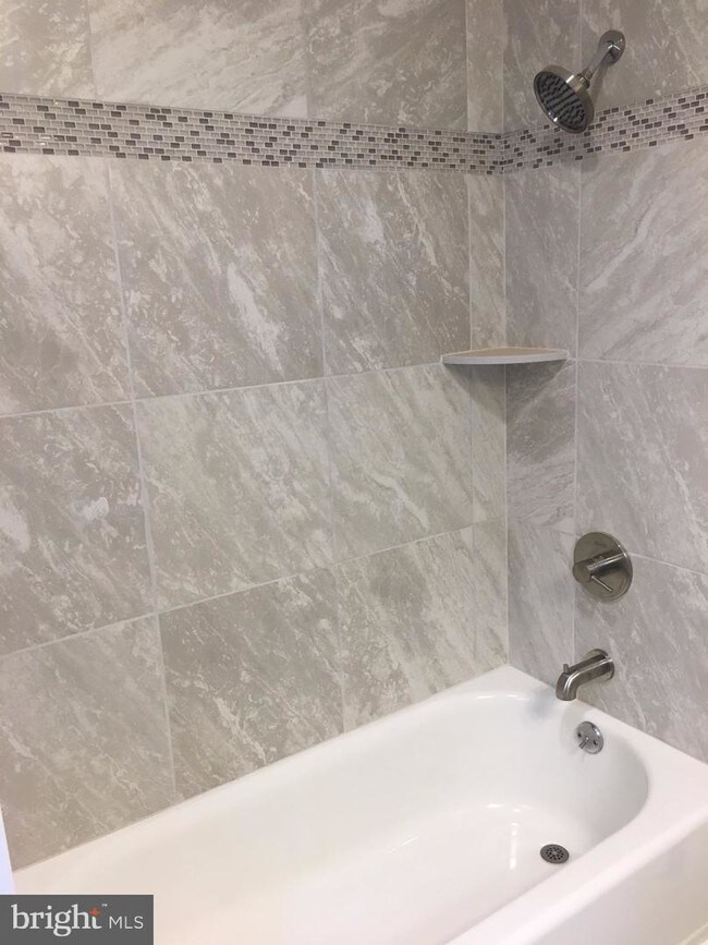 Foto del edificio - 817 Grove Ave