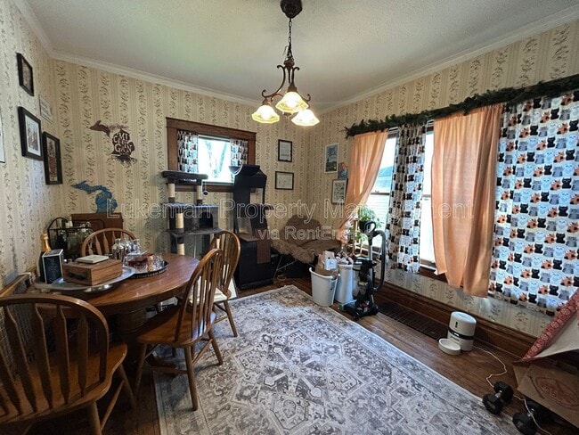 Foto del edificio - 808 Wheaton Ave