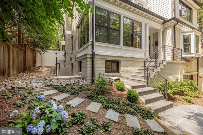 Building Photo - 5231 Watson St NW
