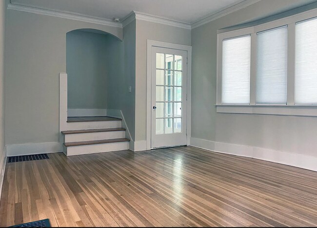 Foto del edificio - 704 Lovett Ave SE