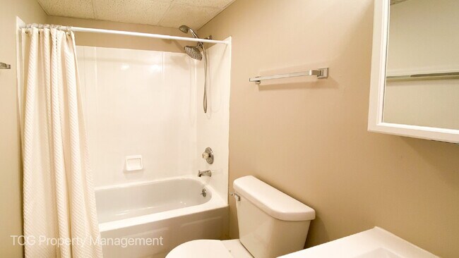 Foto del edificio - 2402 Marquette Rd