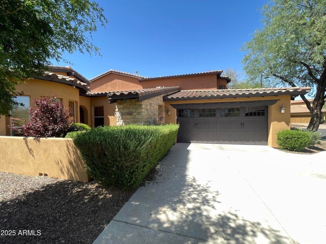 Primary Photo - 12035 W Red Hawk Dr