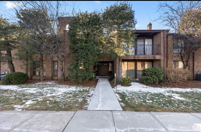 Building Photo - 284 Willowbrook Dr