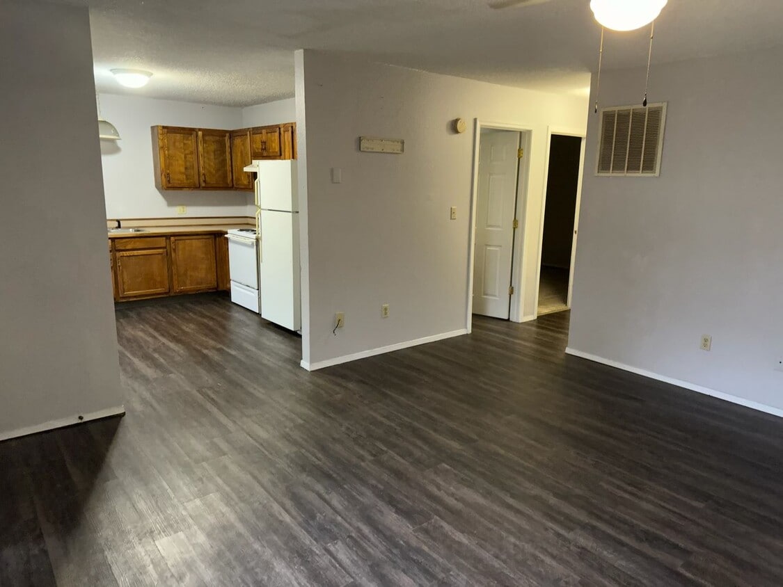 MAB Holdings, LLC 220 Ashley Apartment for Rent in Rogersville, MO