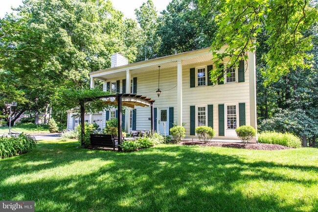 Building Photo - 1805 Batten Hollow Rd
