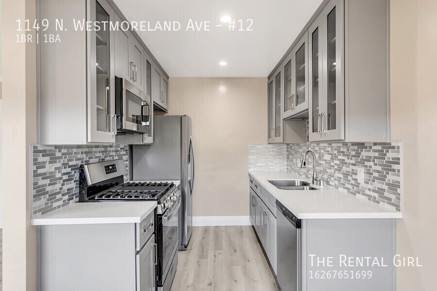 Foto principal - Bright & Renovated Upper Unit | Gated Park...