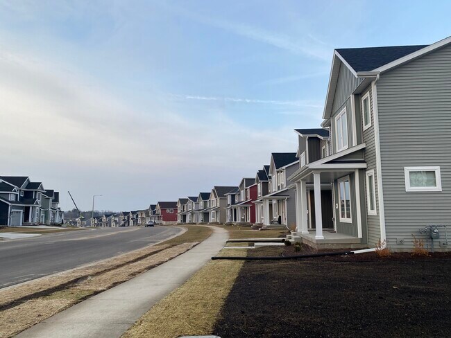 Foto del edificio - 604 Sugar Maple Ln