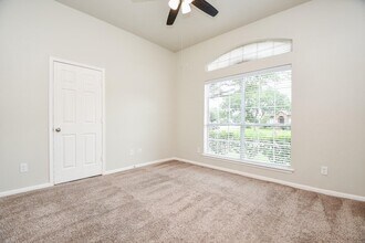 Building Photo - 802 Childers Ct