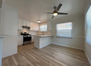 Building Photo - 4710 Vantage Ave