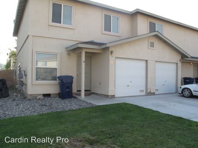 Primary Photo - 715 Sunny Ln