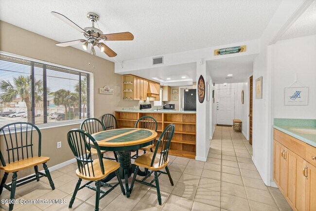 Foto del edificio - 8494 Ridgewood Ave